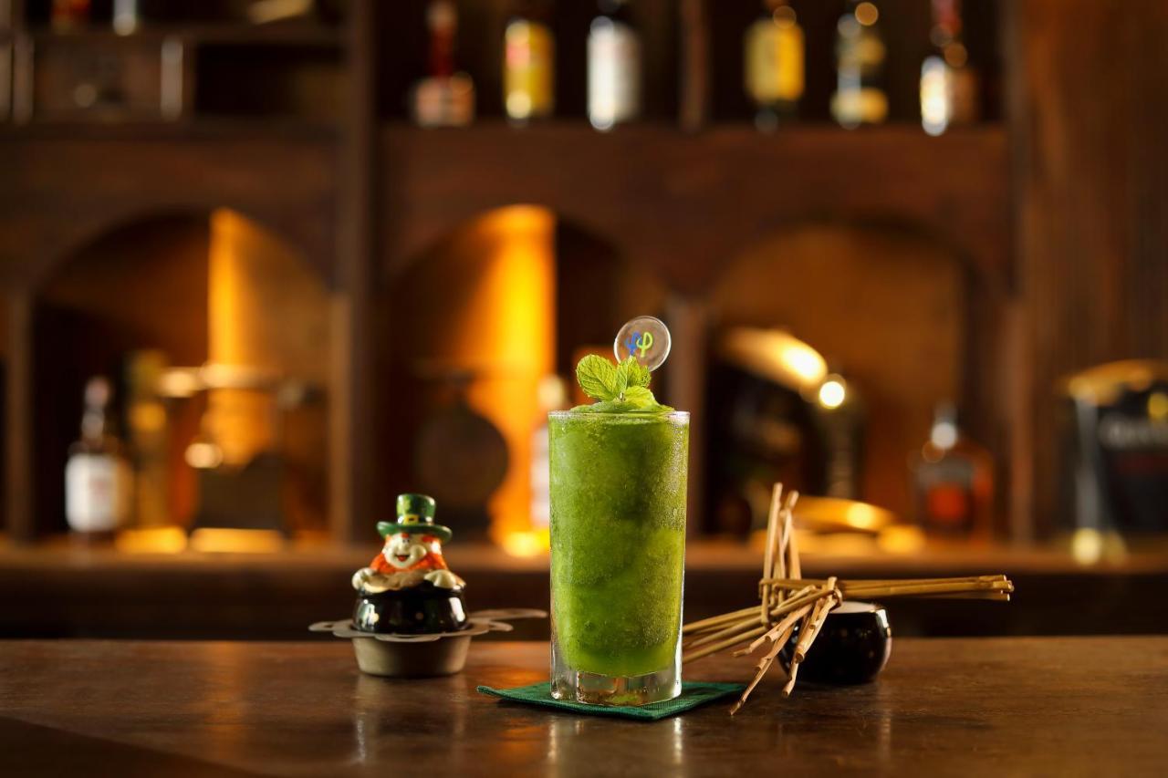 Bali Dynasty Resort Kuta Lombok Exteriér fotografie A matcha green tea drink