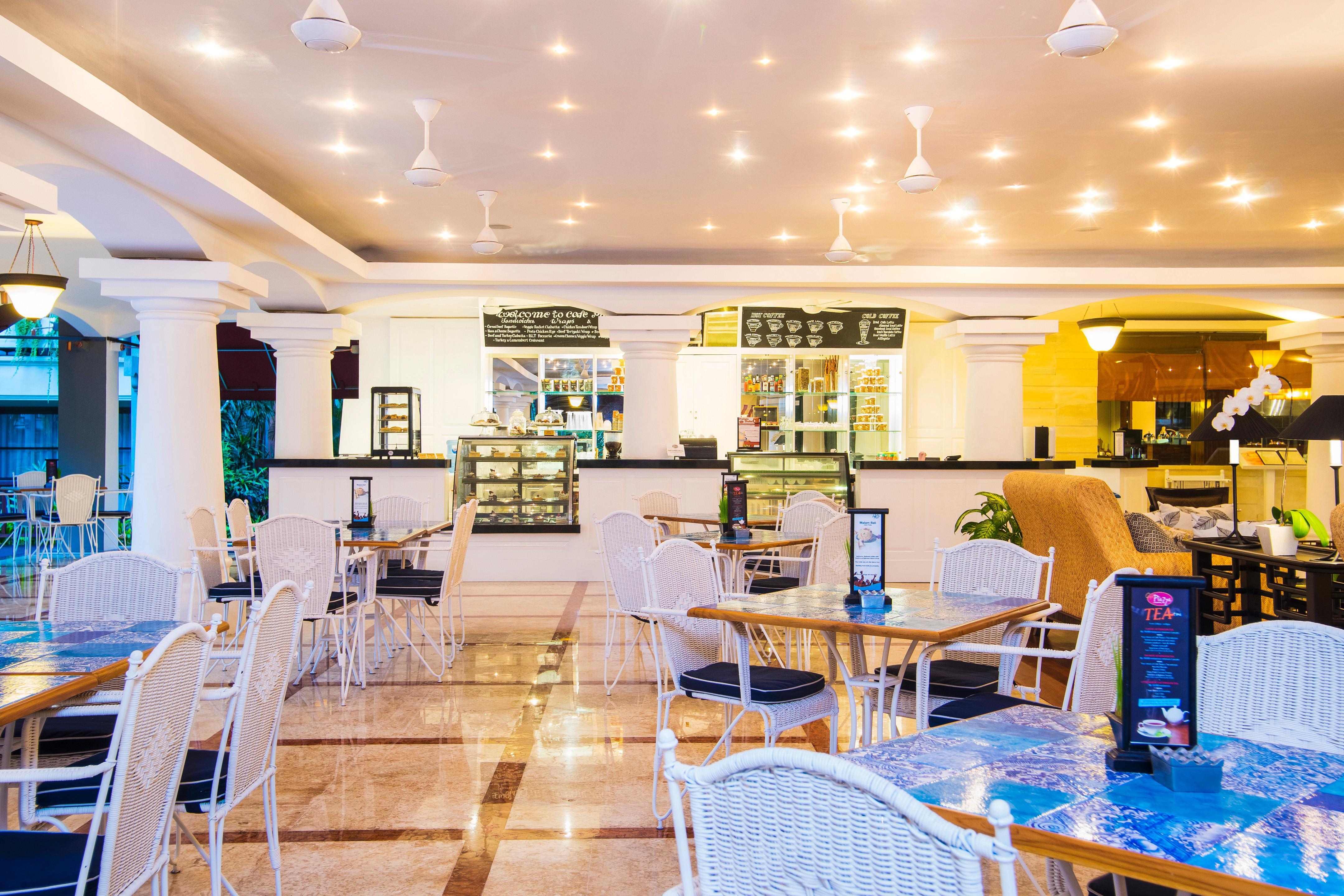 Bali Dynasty Resort Kuta Lombok Exteriér fotografie The interior of the restaurant