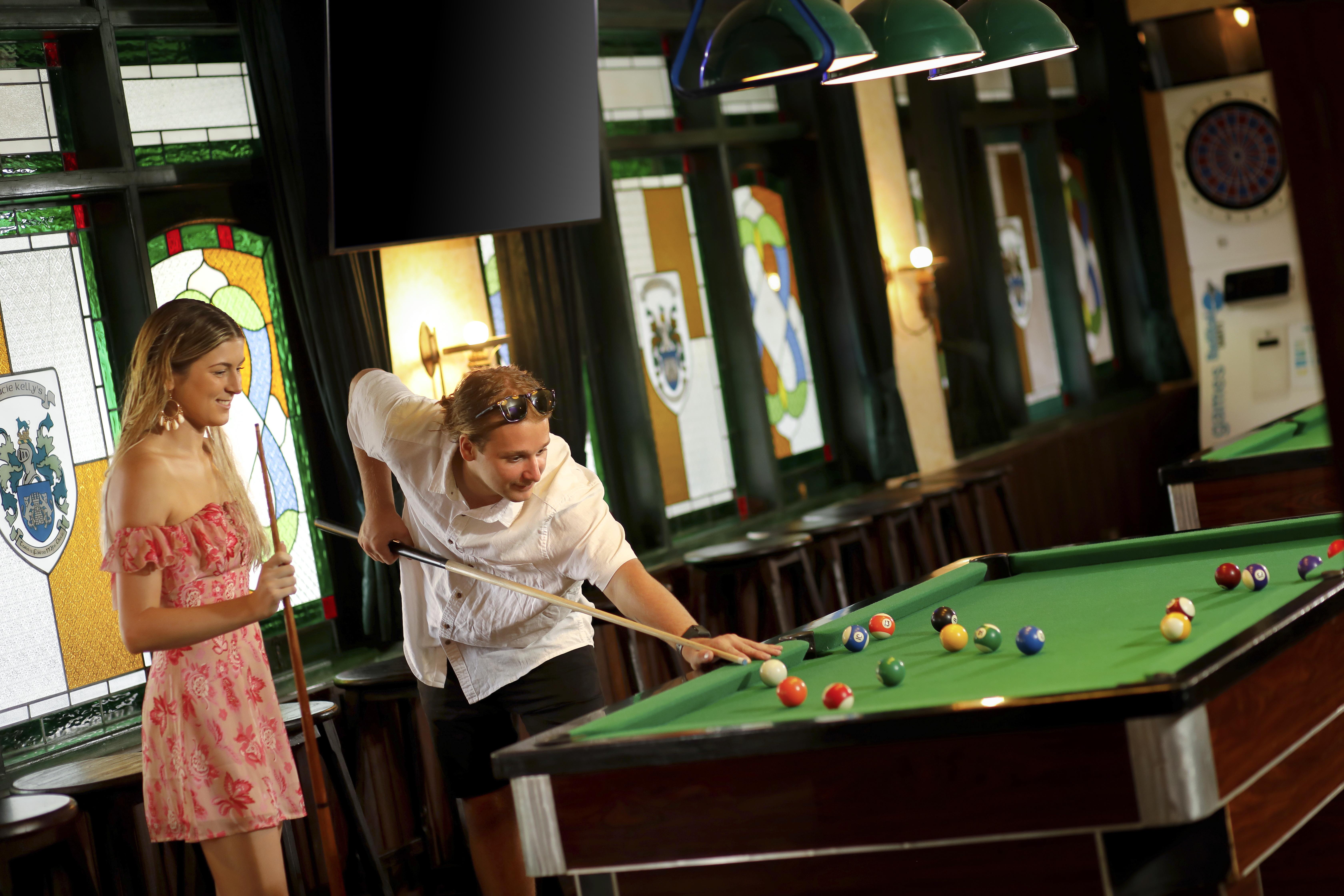 Bali Dynasty Resort Kuta Lombok Exteriér fotografie Pool table at the hotel