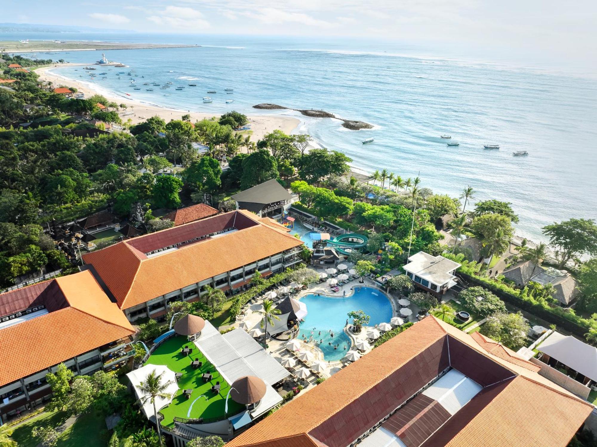 Bali Dynasty Resort Kuta Lombok Exteriér fotografie Aerial view of the resort