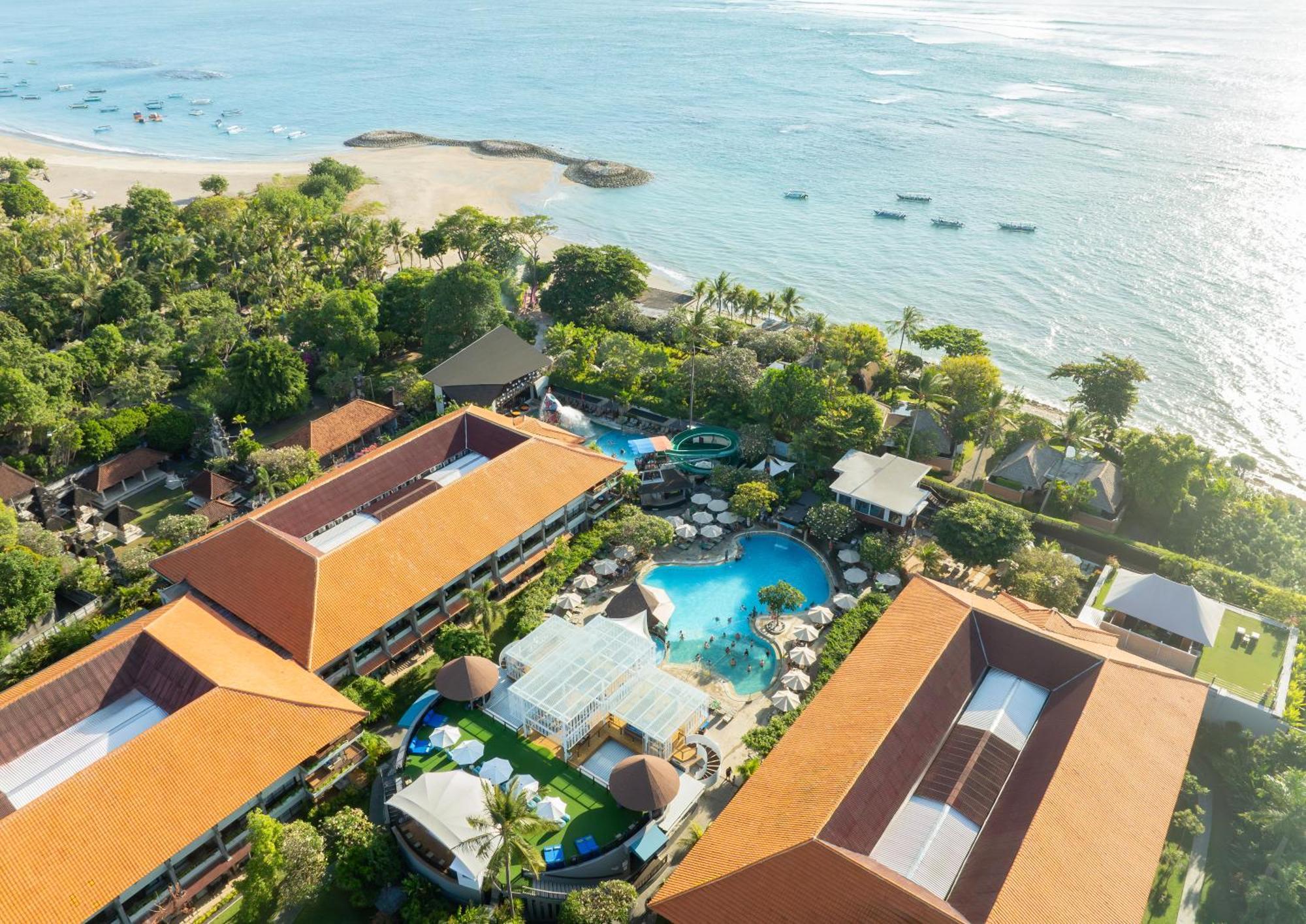 Bali Dynasty Resort Kuta Lombok Exteriér fotografie Aerial view of the resort